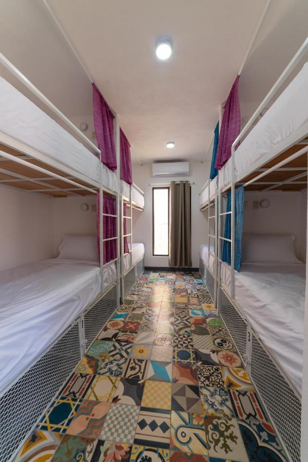 New Friends Hostel & Bar Adults Only Valladolid  Bagian luar foto