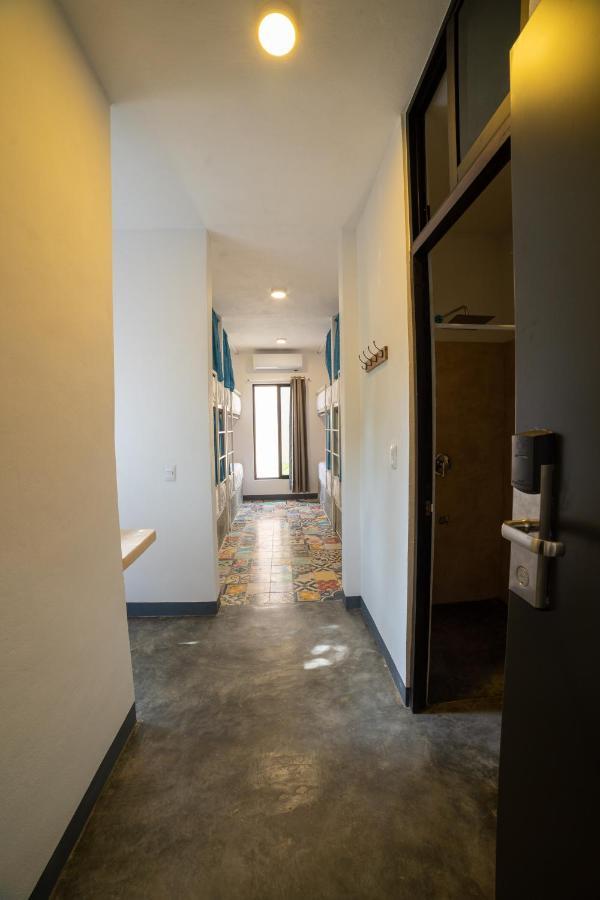 New Friends Hostel & Bar Adults Only Valladolid  Bagian luar foto