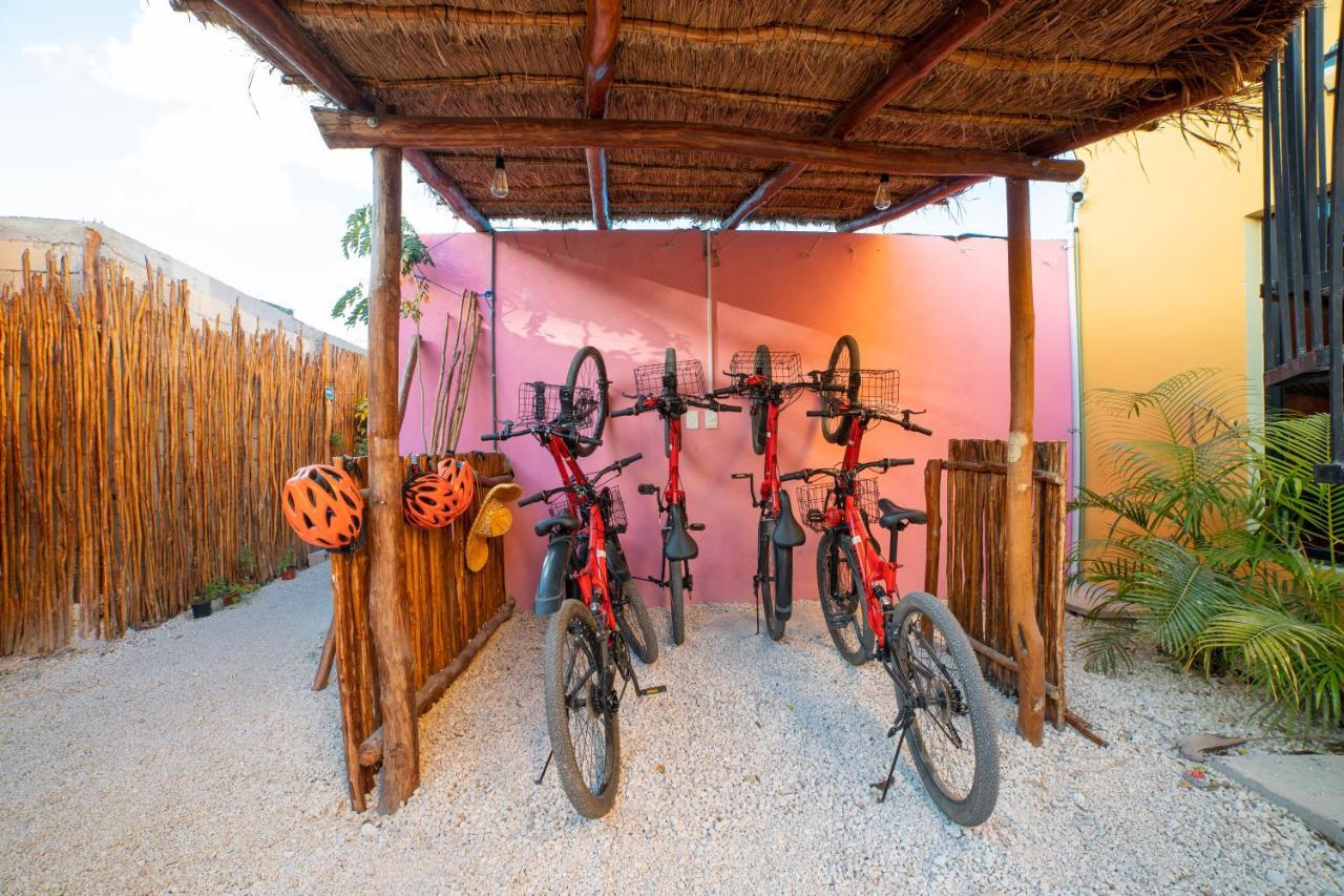New Friends Hostel & Bar Adults Only Valladolid  Bagian luar foto