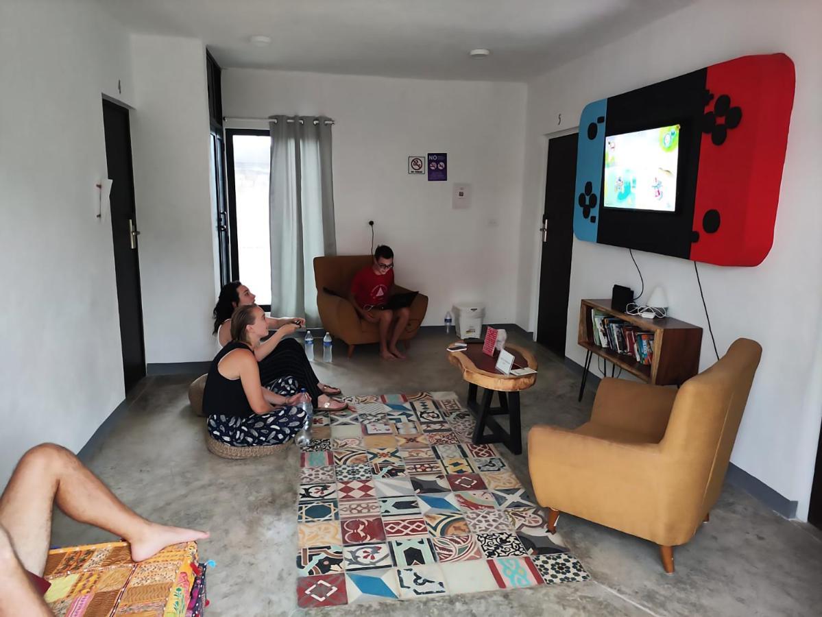 New Friends Hostel & Bar Adults Only Valladolid  Bagian luar foto