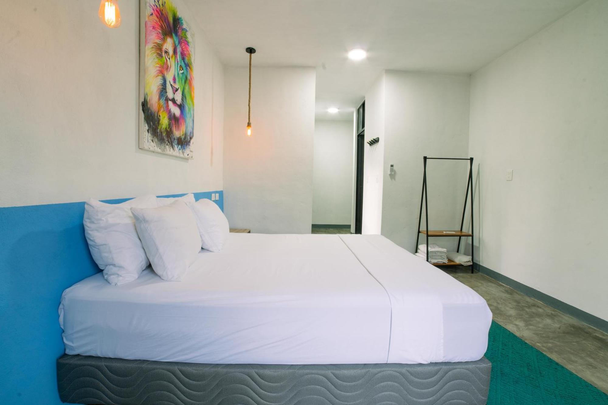 New Friends Hostel & Bar Adults Only Valladolid  Bagian luar foto