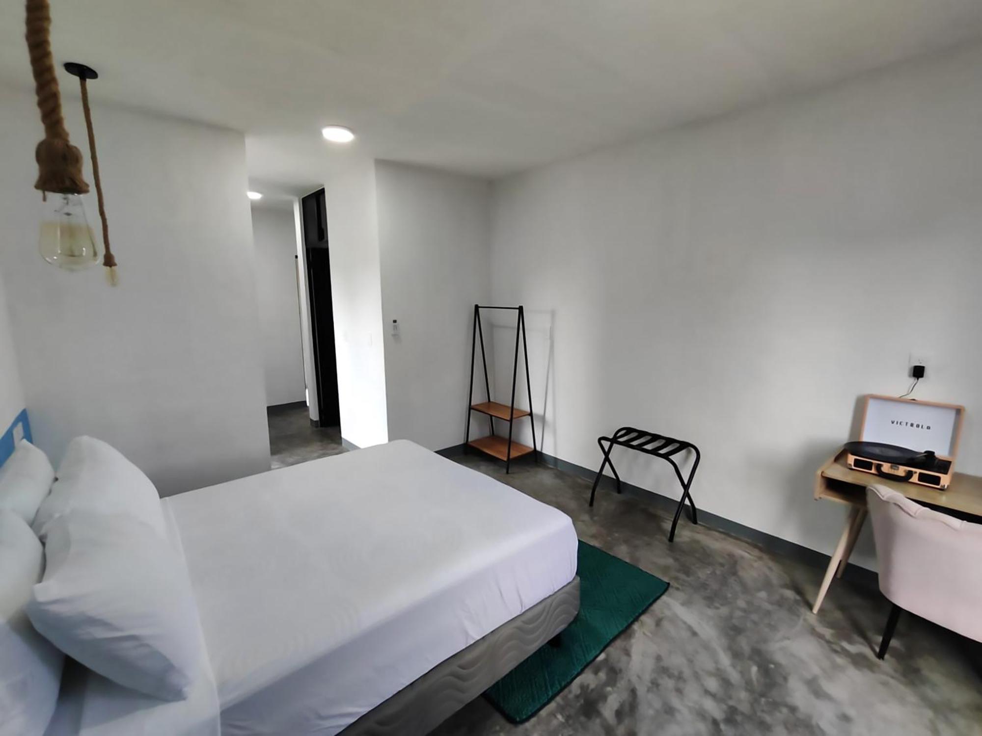 New Friends Hostel & Bar Adults Only Valladolid  Bagian luar foto